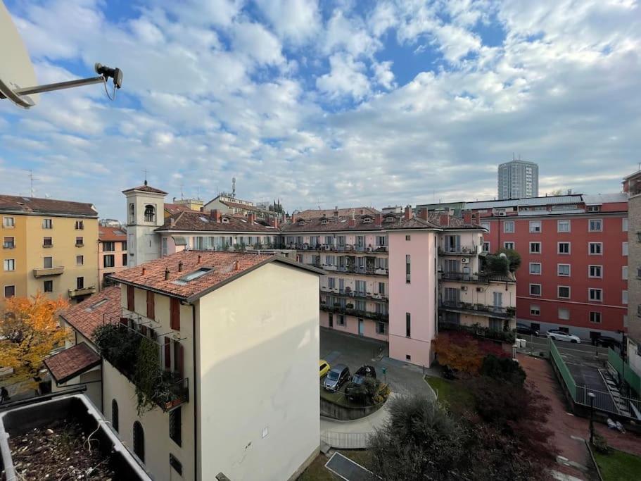 ミラノDuomo Walking DistanceModern Flat With Free Wifiアパートメント エクステリア 写真
